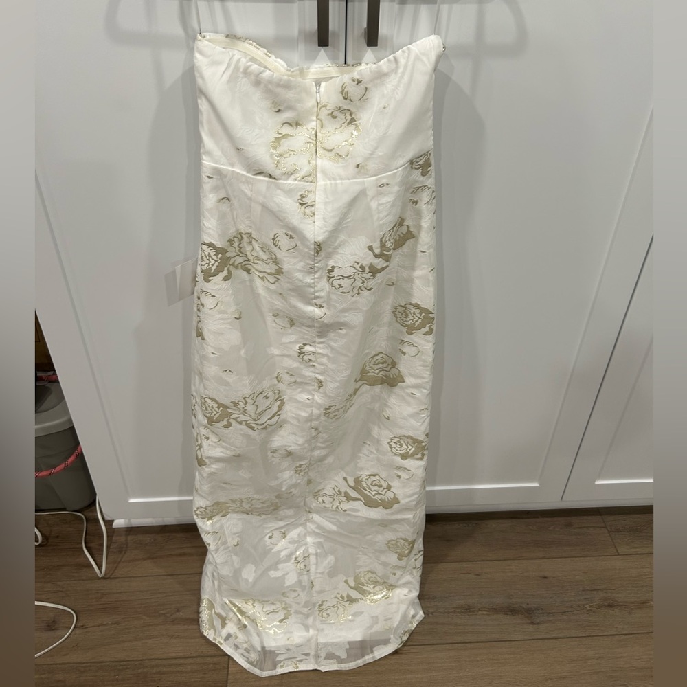 NWT Lulu’s Cultivated Love White Floral Jacquard Strapless Maxi Dress, Size M - Picture 6 of 10